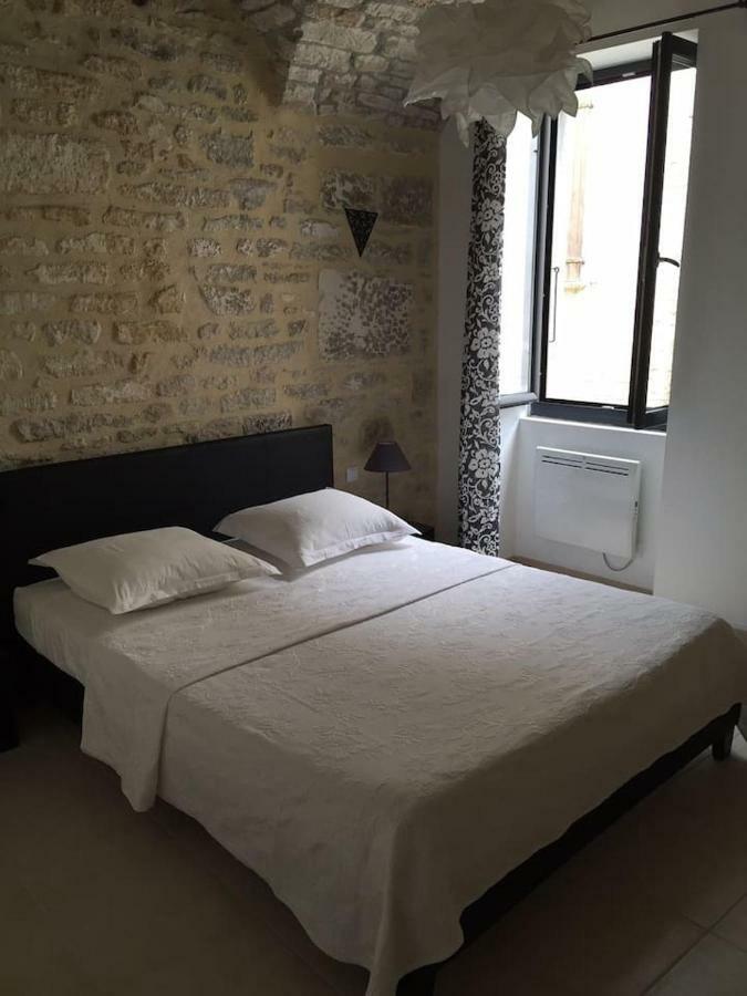 Le 5B Apartment Barjac  Luaran gambar